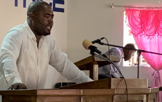 pastor-poyis-preaching-in-Haiti