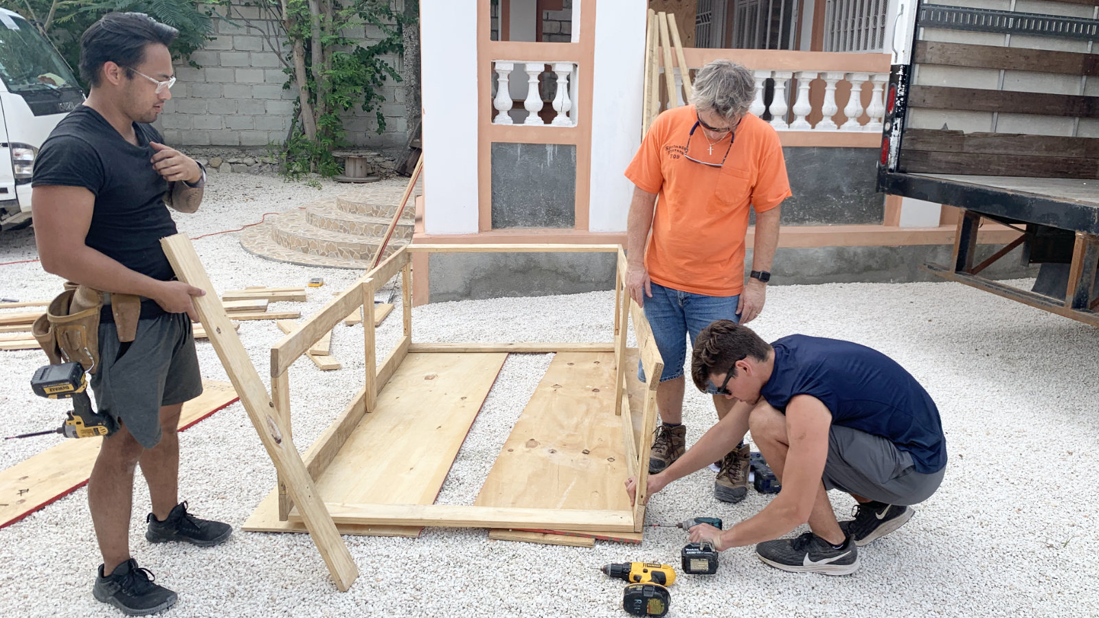 Haiti-voulunteers-woodwork